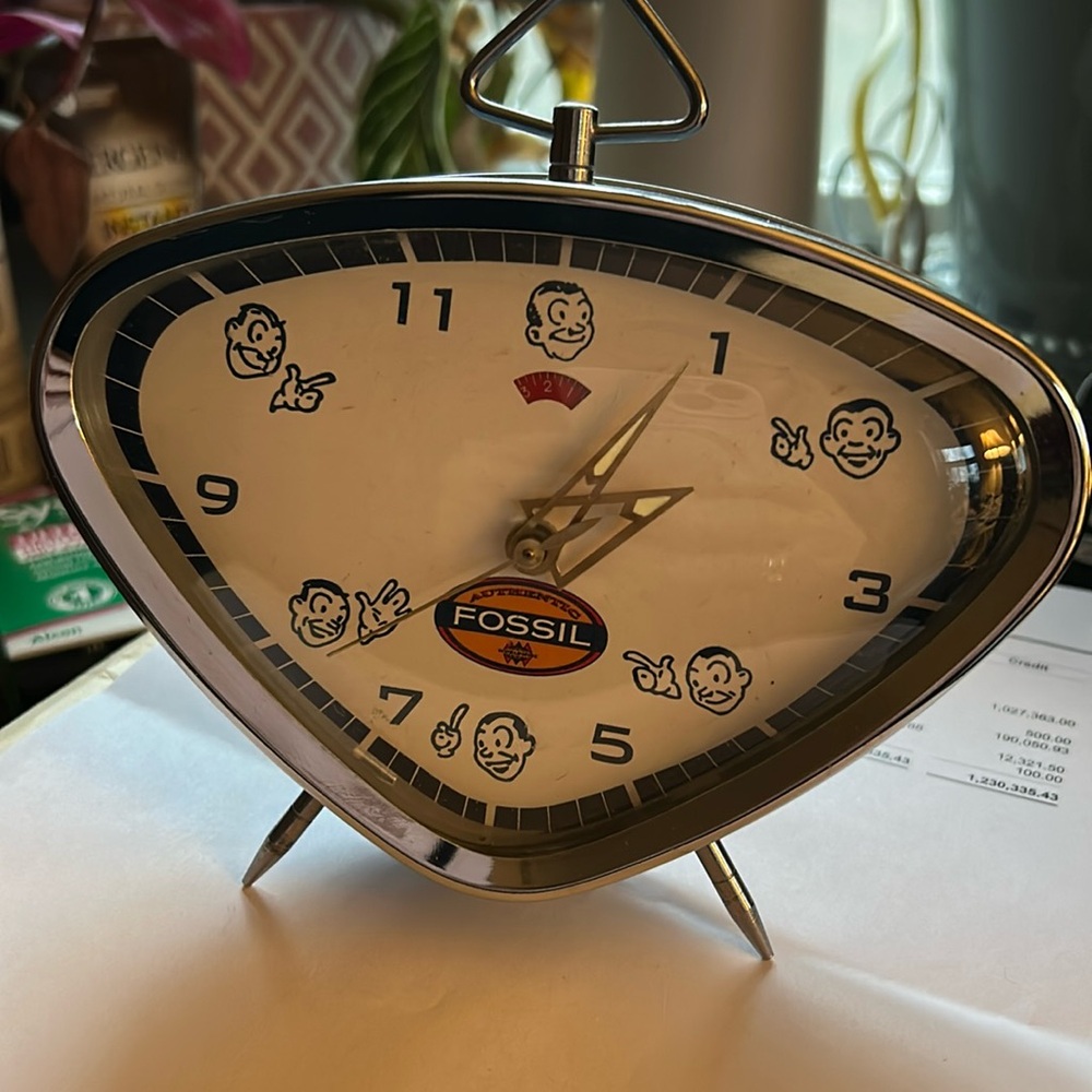 Fossil Art Deco 1960s Themed Retro Wind Up Clock  Bedside Alarm Clock